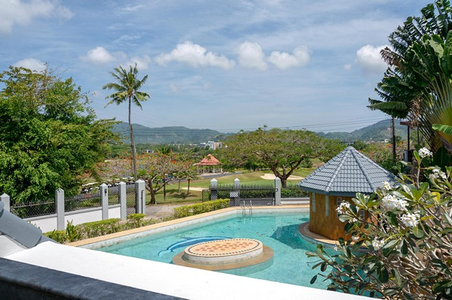 6-8 Bedroom Mansion Pool Villa overlooking the golf course in Phuket-27