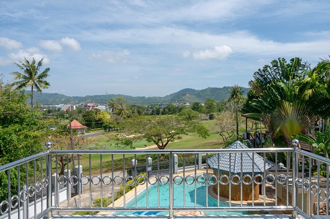 6-8 Bedroom Mansion Pool Villa overlooking the golf course in Phuket-23
