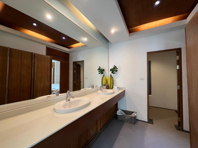 Contemporary 3 Bedroom Pool Villa in Chalong-16