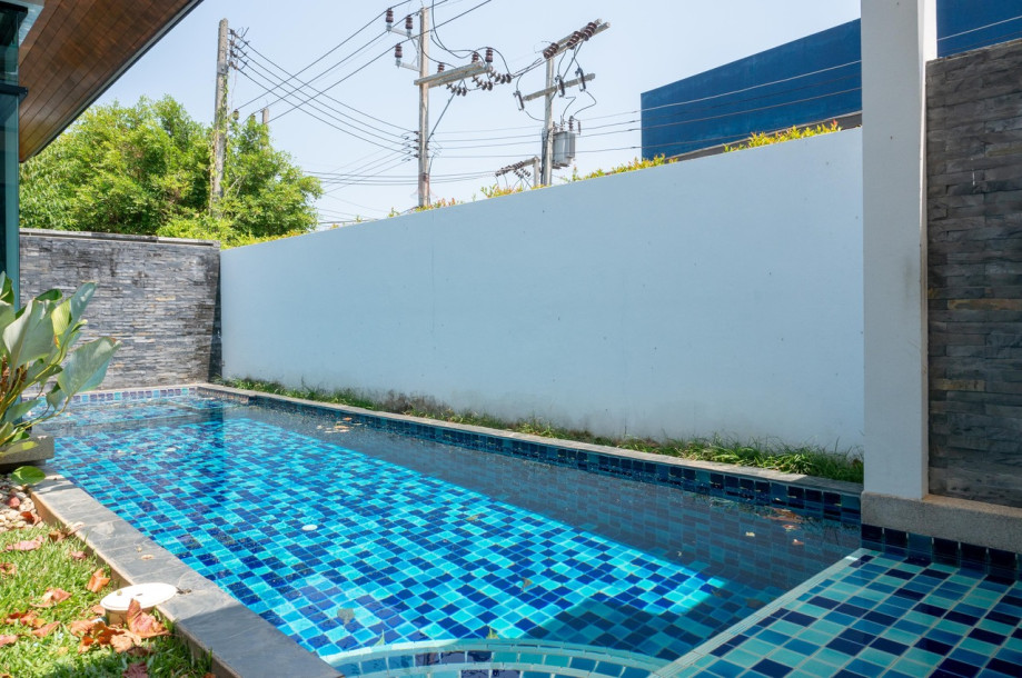 Spacious Three Bedroom Villa With Private Pool In Rawai, Phuket-24