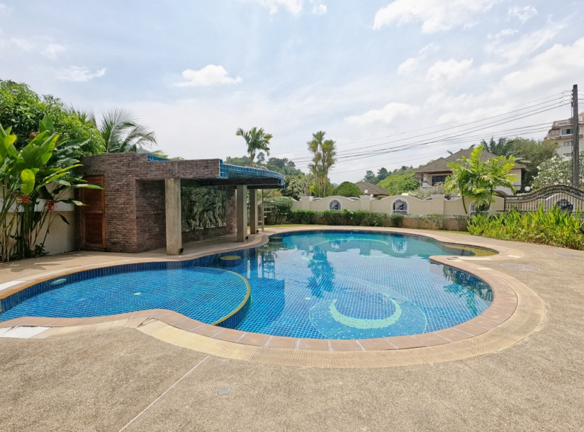 Exquisite 6-bedroom pool villa for sale in Kathu Near Phuket Country Club-3