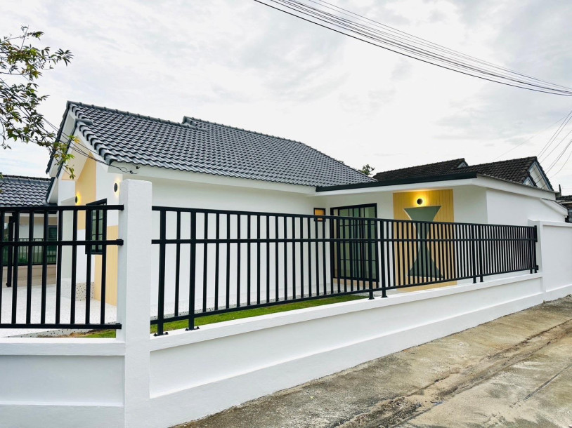 Land and House Baan Parichart // 2 bed 2 bath house for sale 10 mins to BCIS School-1
