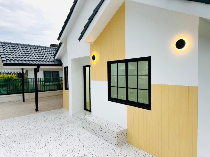 Land and House Baan Parichart // 2 bed 2 bath house for sale 10 mins to BCIS School-4