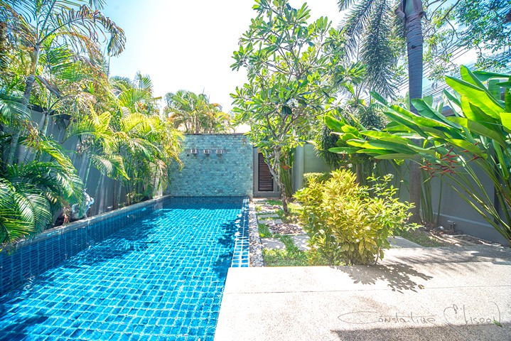 Saiyuan Estate // 2 bed 2 bath semi-detached corner villa 10 mins drive to Nai Harn beach-4