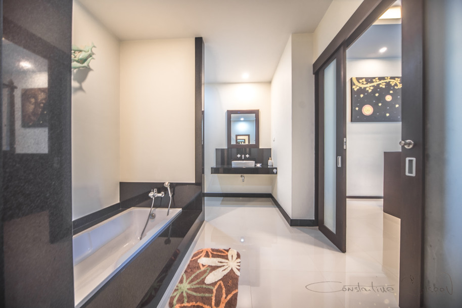 Saiyuan Estate // 2 bed 2 bath semi-detached corner villa 10 mins drive to Nai Harn beach-18
