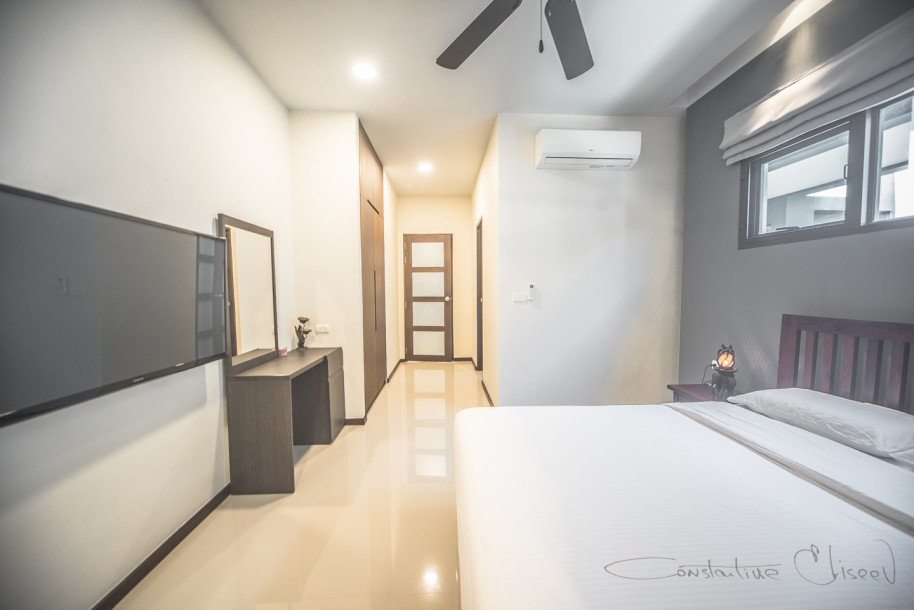 Saiyuan Estate // 2 bed 2 bath semi-detached corner villa 10 mins drive to Nai Harn beach-21