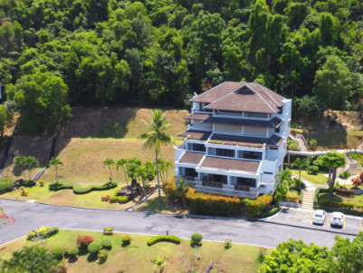Blue Canyon Heights 3 Bed 4 Bath ready to Renovated in Mai Khao-2