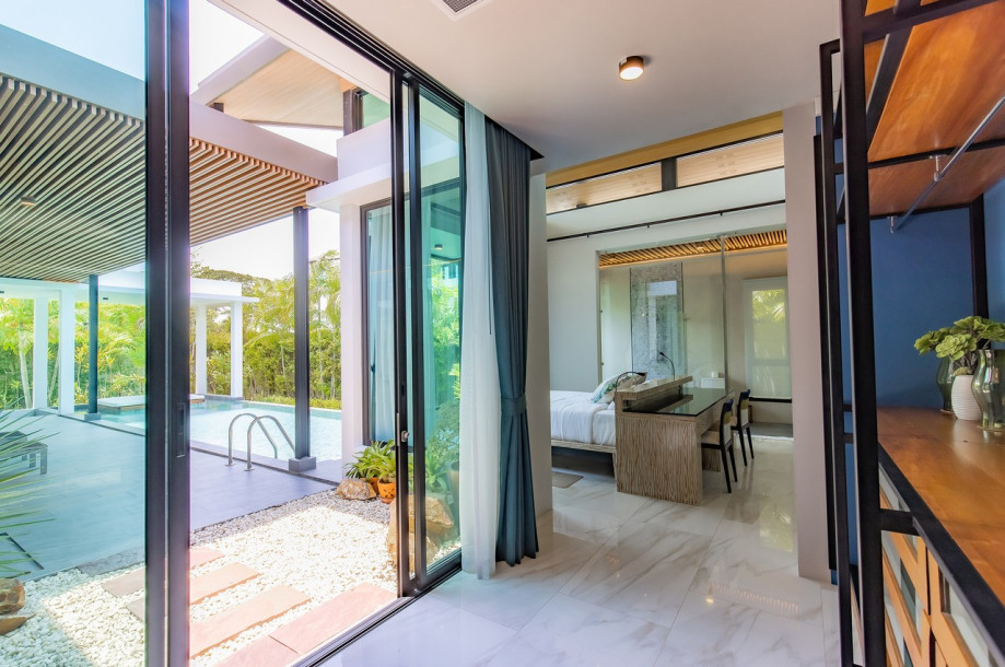 Luxury pool villa Four Bedroom Five Bathroom in Naiharn-40
