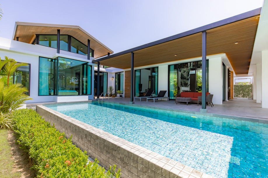 Luxury pool villa Four Bedroom Five Bathroom in Naiharn-45