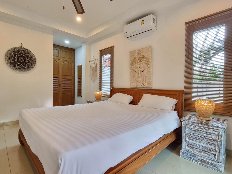 3 bed 3 bath Balinese Pool Villa with 608 Sqm Land in Popular Rawai location, just 5-7 mins drive to beaches-15