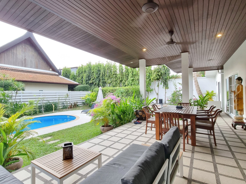 3 bed 3 bath Balinese Pool Villa with 608 Sqm Land in Popular Rawai location, just 5-7 mins drive to beaches-4