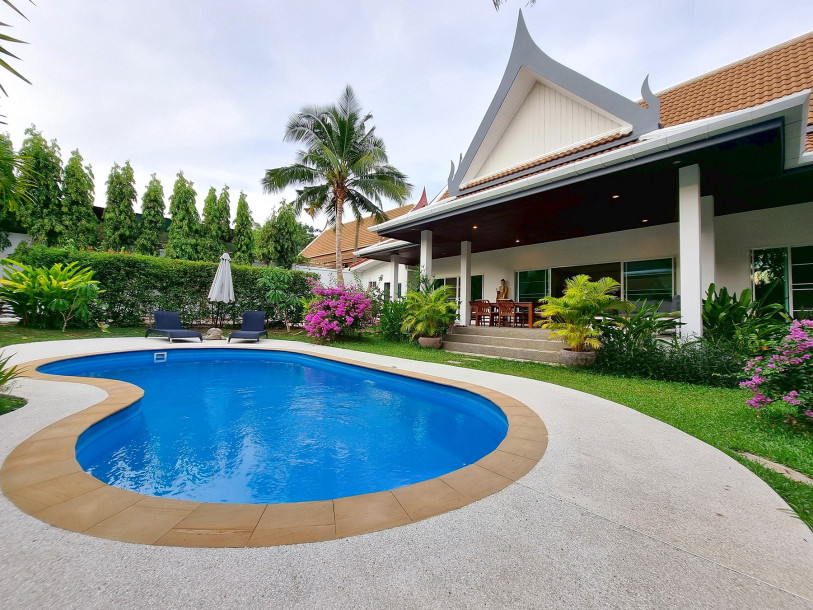 3 bed 3 bath Balinese Pool Villa with 608 Sqm Land in Popular Rawai location, just 5-7 mins drive to beaches-24