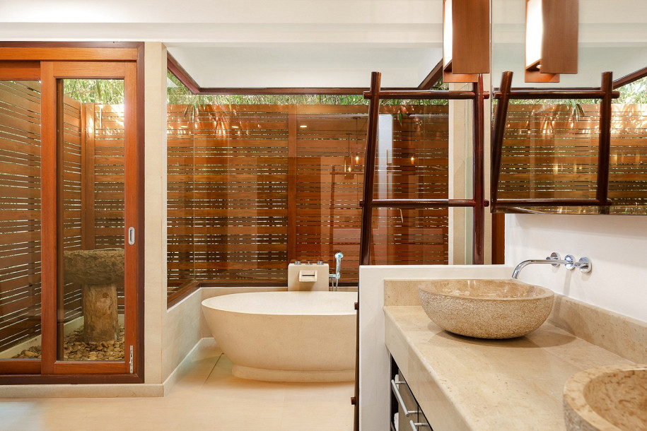 4 Bed 4 Bath Luxury Beachfront Pool Villa in Baan Kata Villas for sale in Phuket-14
