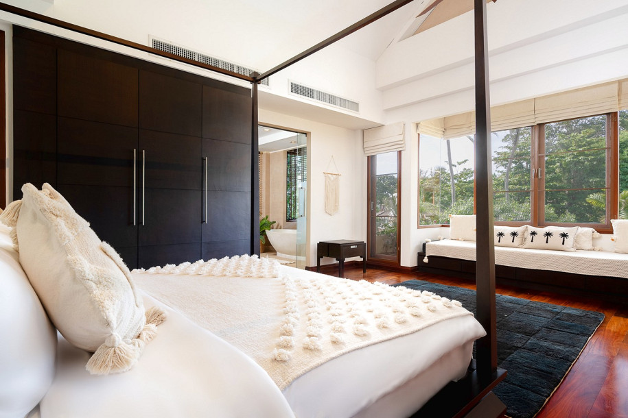 4 Bed 4 Bath Luxury Beachfront Pool Villa in Baan Kata Villas for sale in Phuket-20