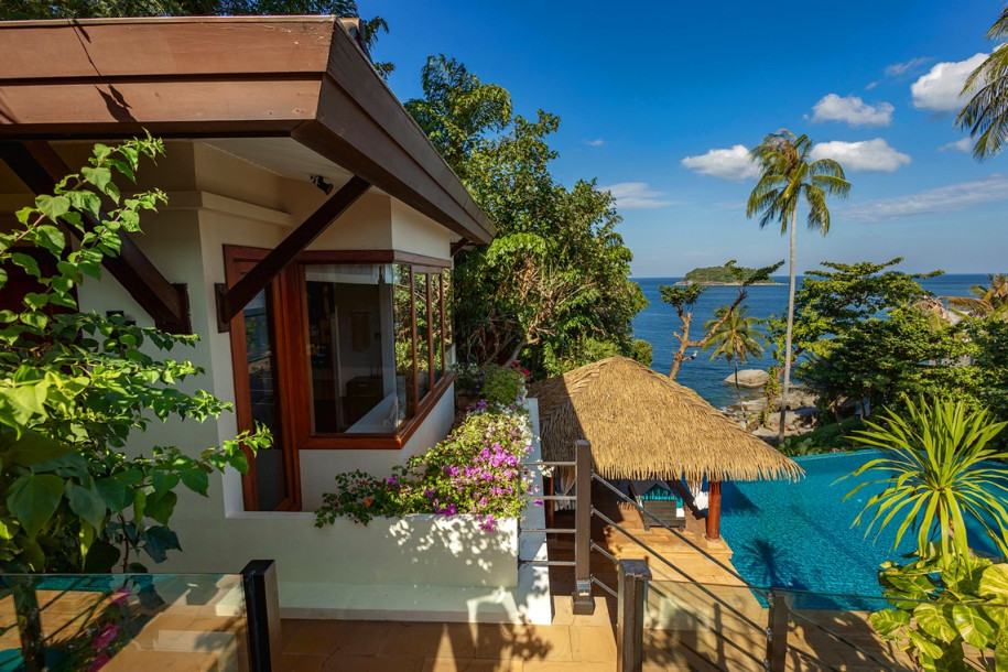 4 Bed 4 Bath Luxury Beachfront Pool Villa in Baan Kata Villas for sale in Phuket-27