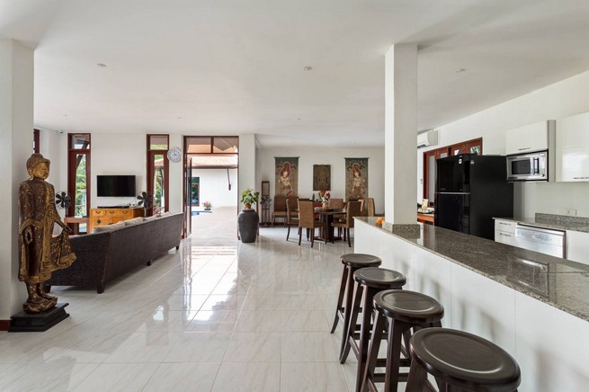 Luxurious 7-Bed, 7-Bath, Villa for Sale in Patong Beach, Phuket-6