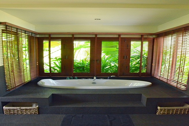 Modern 6-Bed, 6-Bath Villa with Breathtaking Mountain and Sea Views in Rawai, Phuket-14