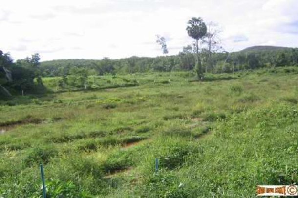 Large 2 rai 1 ngan block of land in Mission Hills area-3