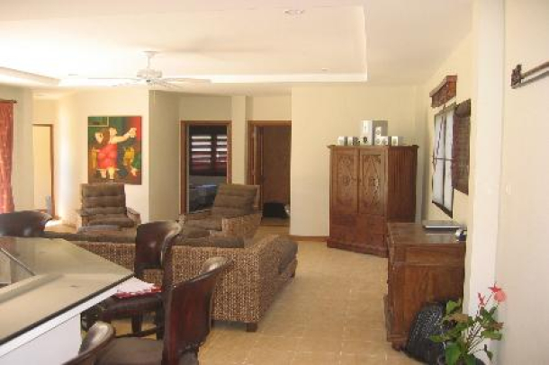 5 bedroom house with pool and separate apartment, Chalong-8
