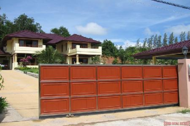 Large 3 Bed House with Swimming Pool and Snooker Table, Patong-16