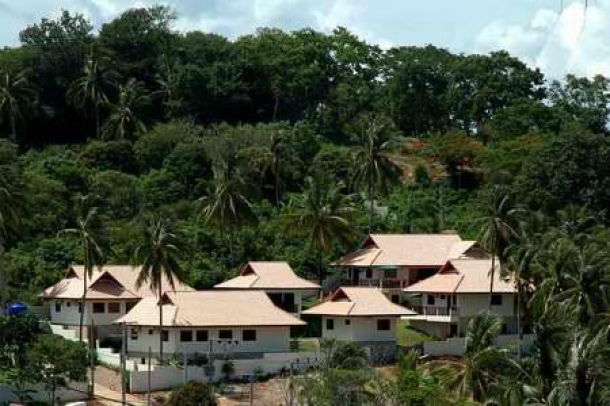 Baan Suan Resort | Daily and Monthly Rental of four 3 bedroom houses and two 1 bedroom apartments in Rawai-1