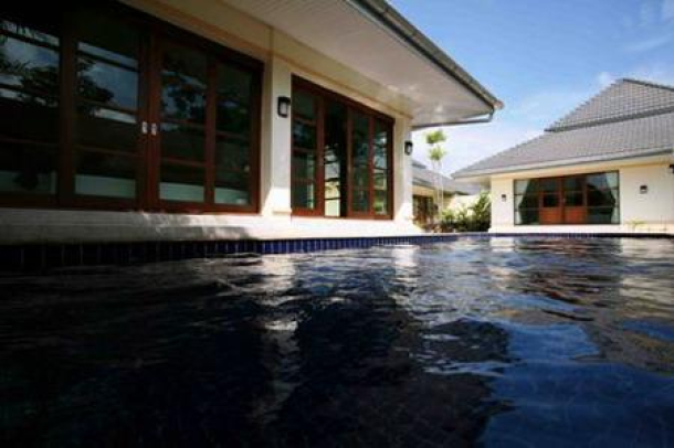 Loch Palm Golf Course | Lovely Three Bedroom Pool Villa for Holiday Rental-8