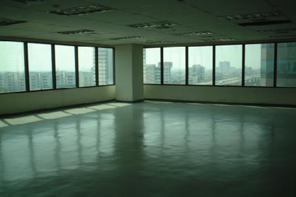 Bangna Complex | 120 sqm Office for Rent in Bangna-3