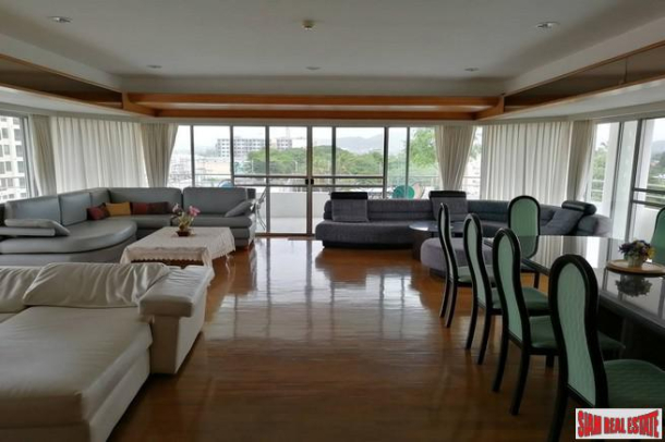 Gorgeous Condominium In Hua Hin On The Beach 3 Bedrooms 3 Bathrooms And Maid Quarters-3