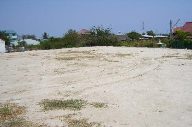 Great Land Plot in the Heart of Hua Hin perfect to divide for bungalows or shop houses-2