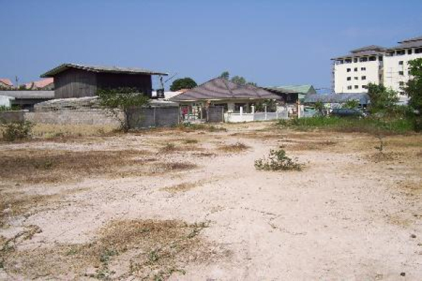 Land For Sale In Hua Hin Near New Developments and Mountain Views-1