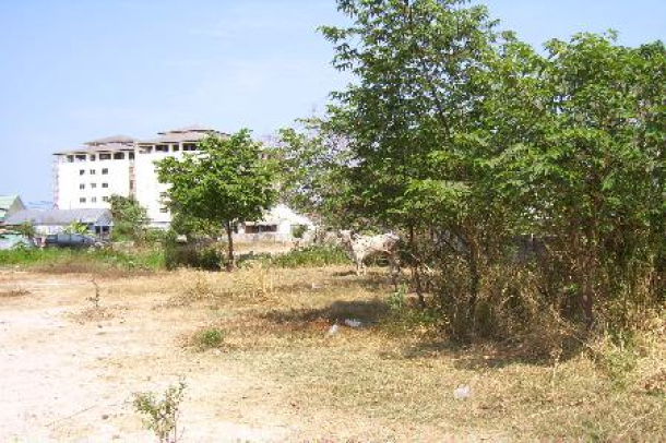Land For Sale In Hua Hin Near New Developments and Mountain Views-4