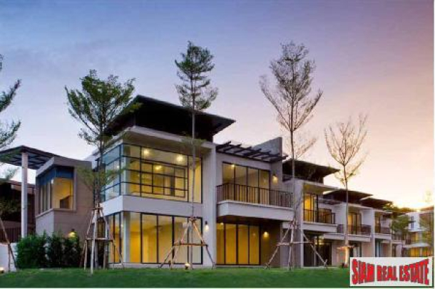 Luxurious Condominiums Located on the Egde of One of Hua Hin's Renowned Golf Courses-1