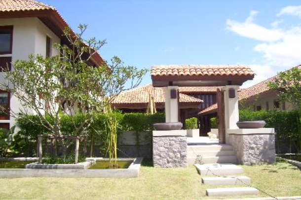 A Balinese Style Pool Villa in Golf Course Community-2