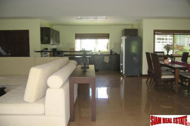 Loch Palm Garden Villas | Two bedroom Golf Course View with Large Swimming Pool for Rent-4
