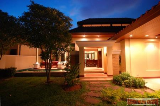 Beautifully styled 3 bedroom pool villas for rent-7
