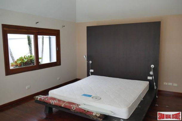 Large 3+1 bedrooms appartment for rent in Sukhumvit Soi 26-19