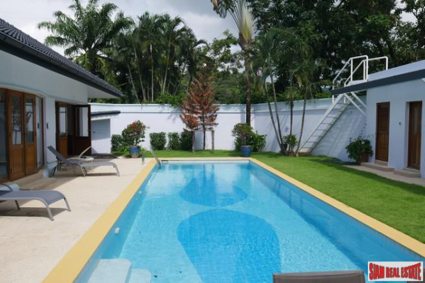 Loch Palm Courtyard | Glorious Five Bedroom Home with a Private Pool for Sale-3