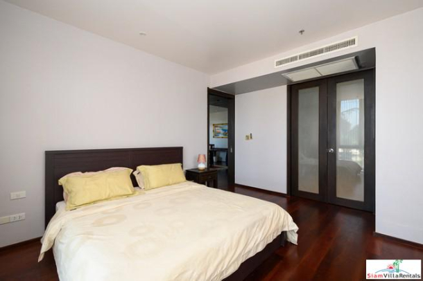 Large 3+1 bedrooms appartment for rent in Sukhumvit Soi 26-16