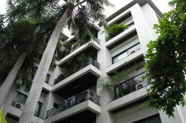 Large 3+1 bedrooms appartment for rent in Sukhumvit Soi 26-1