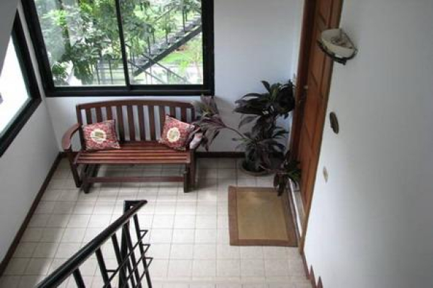 Large 3+1 bedrooms appartment for rent in Sukhumvit Soi 26-5