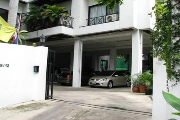 Large 3+1 bedrooms appartment for rent in Sukhumvit Soi 26-7