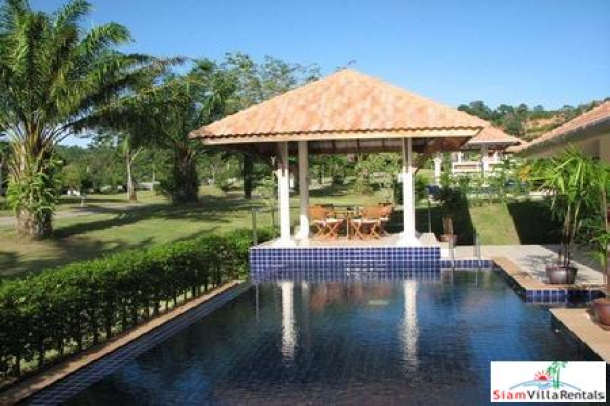 Holiday Rental  3 Bedroom House, With Pool on Loch Palm Golf Course-3
