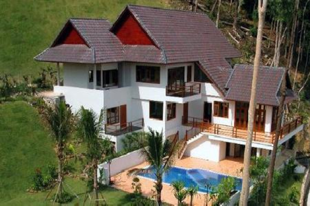 Grand, Luxurious 4 Bedroom Estate with Sea Views and a Private Pool, Patong-1