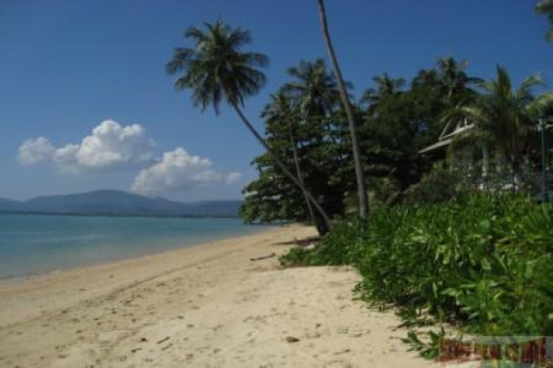 Sea Views, 3 Bedroom Beach Front  Holiday Villa Rental in Cape Panwa, Phuket-3
