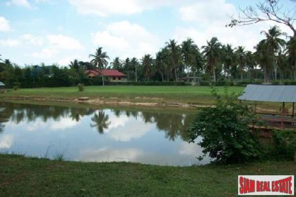 Big private estate set on 8.0 Rais of land! - Pattaya-2