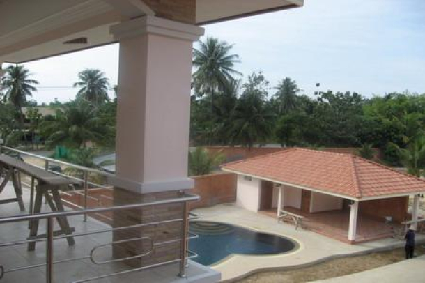 Large property for sale 2 minutes away from Phoenix Golf Club! - Pattaya-4