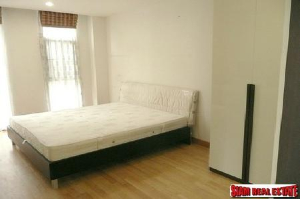 2 bedrooms condo for Lease close to the Asoke BTS Station-7