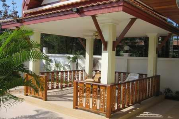 Three bedroom Thai stlye house with swimming pool-5