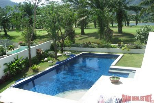 Golf Course Town House for Sale with Pool in Loch Palm, Kathu Phuket-1