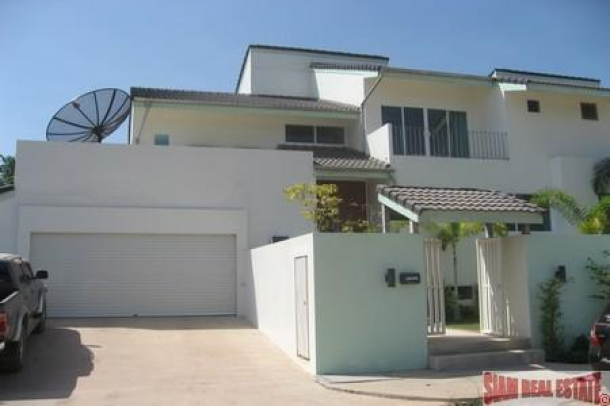 Golf Course Town House for Sale with Pool in Loch Palm, Kathu Phuket-2